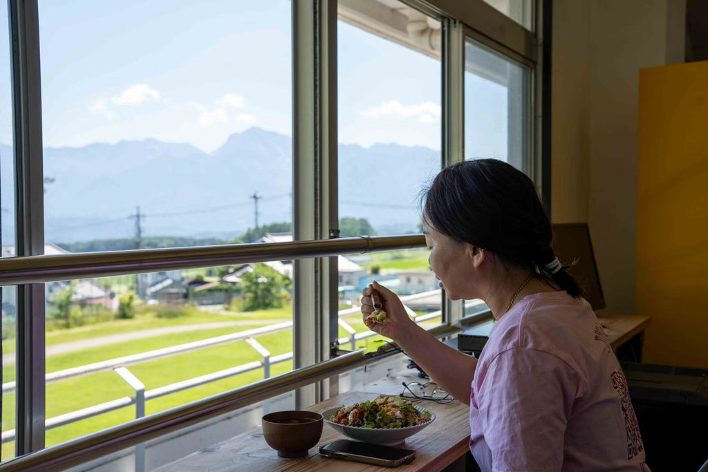 北杜KANADE奏 音樂教室改建空間 靠窗座位可遠眺八岳山景